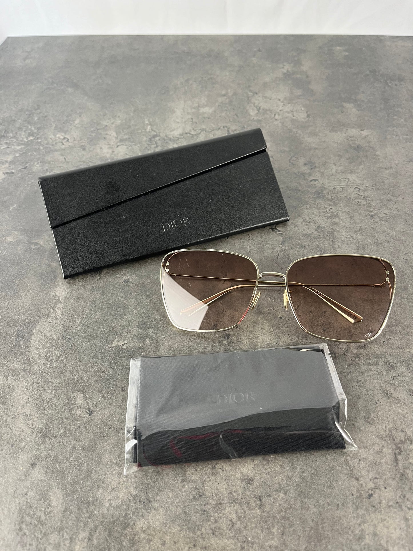 Lunettes de soleil Miss Dior B2U de Christian Dior