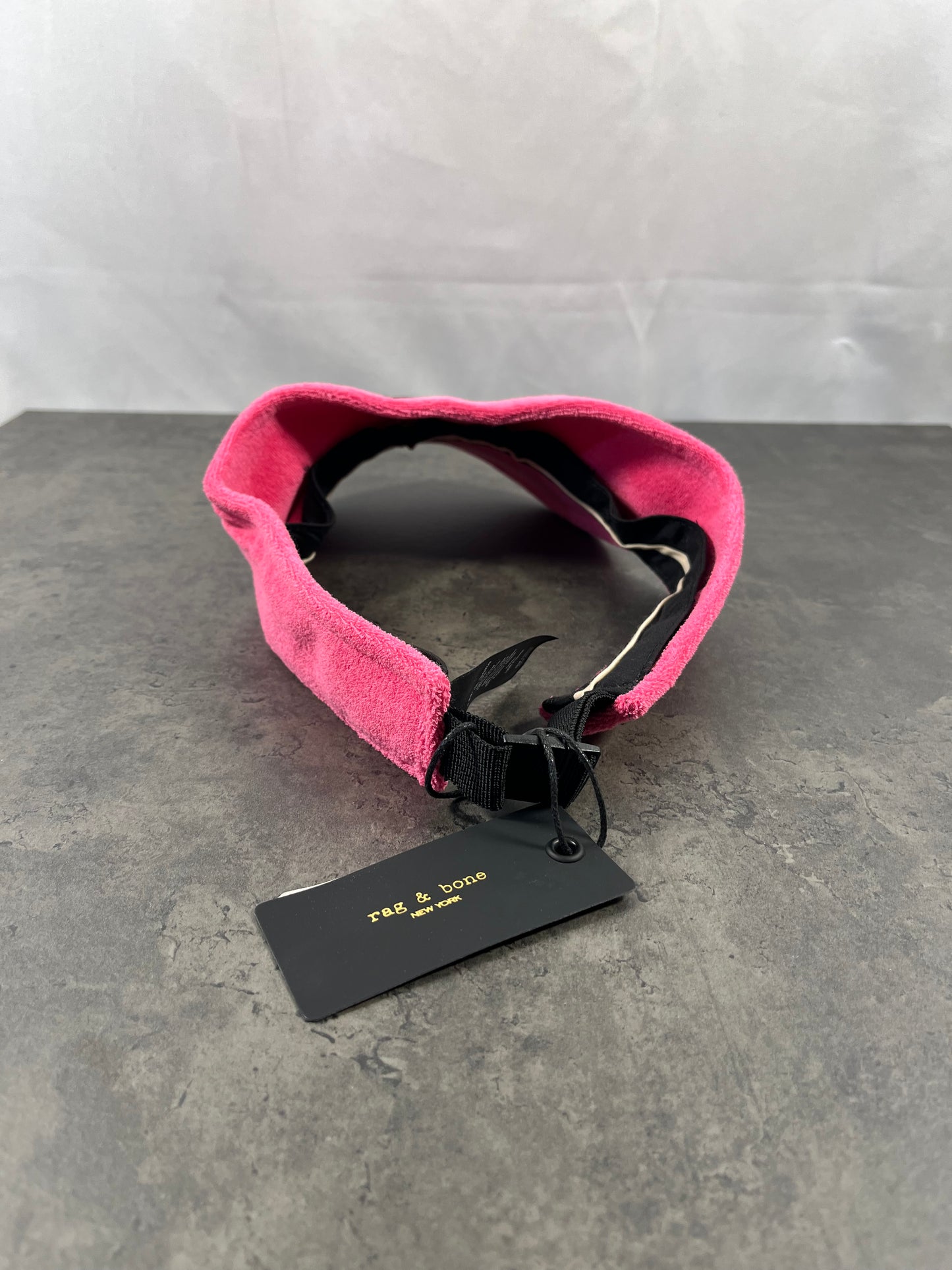 Visière en chiffon et os