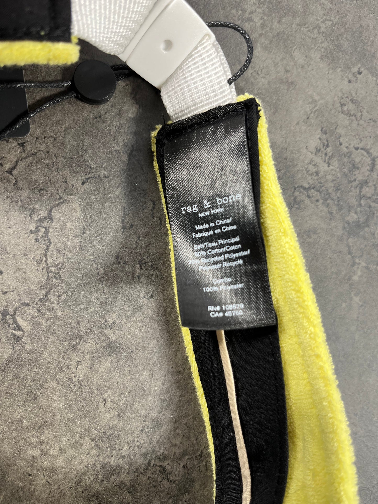 Visière en chiffon et os