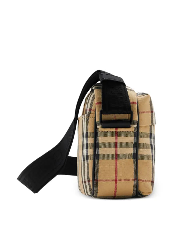 * Burberry Paddy Bag