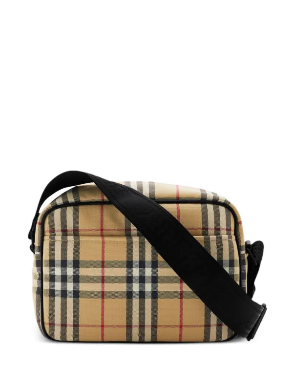 * Burberry Paddy Bag